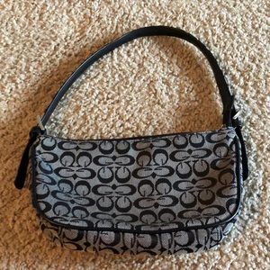 Guess Shoulder Bag - Terrific Condition